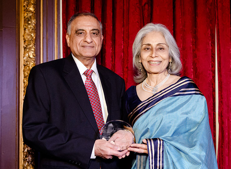 Photo of Renu and Navin Gupta